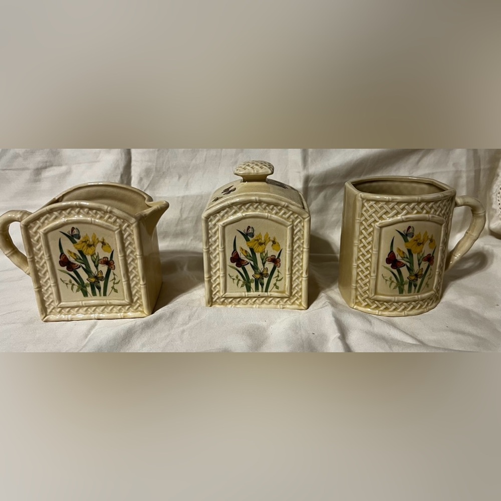 1978 Vintage Enesco Butterfly Garden Trellis Ceramic Cream Sugar Cup Mug